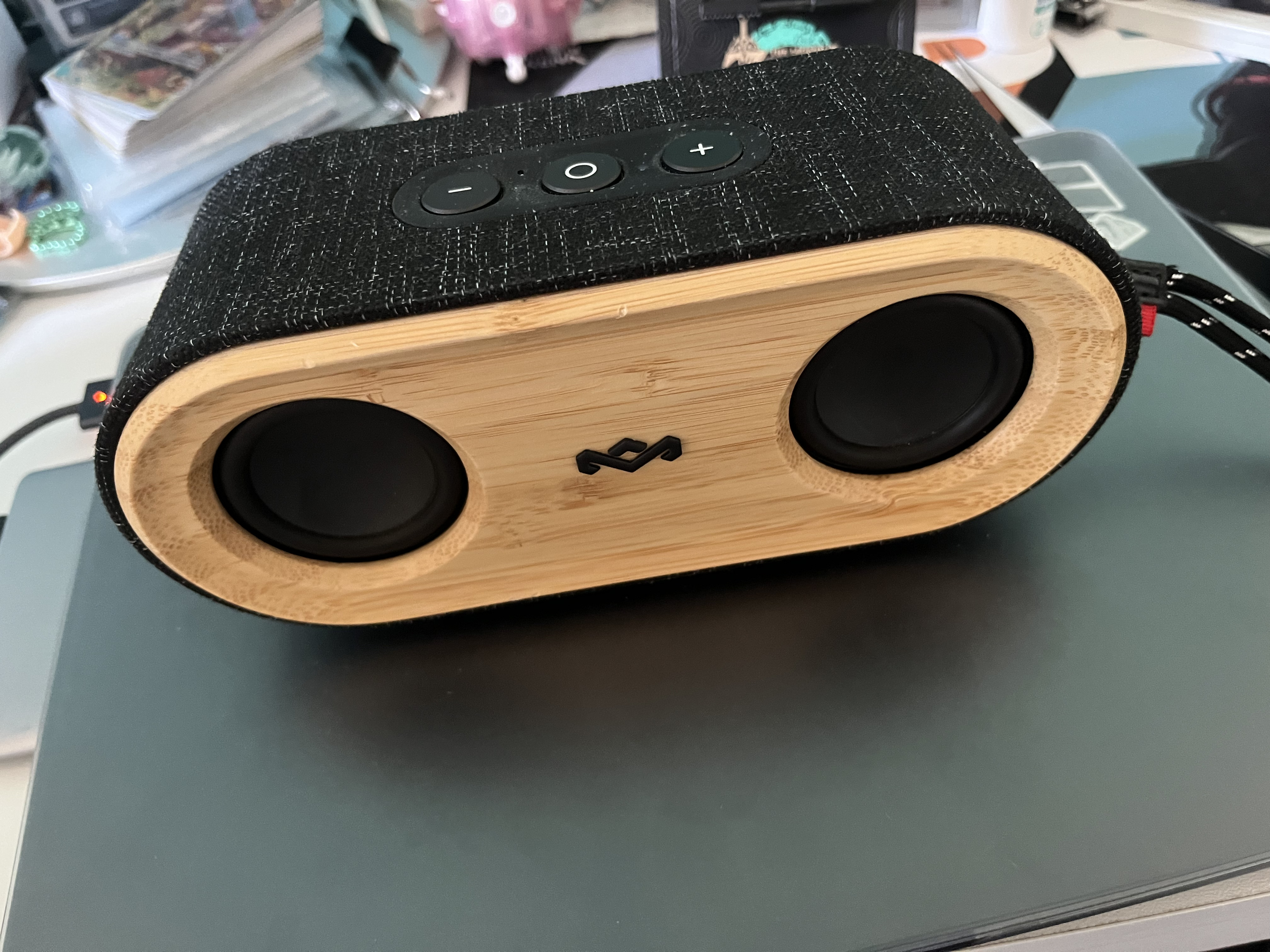 Display of the physical components of the soundbar