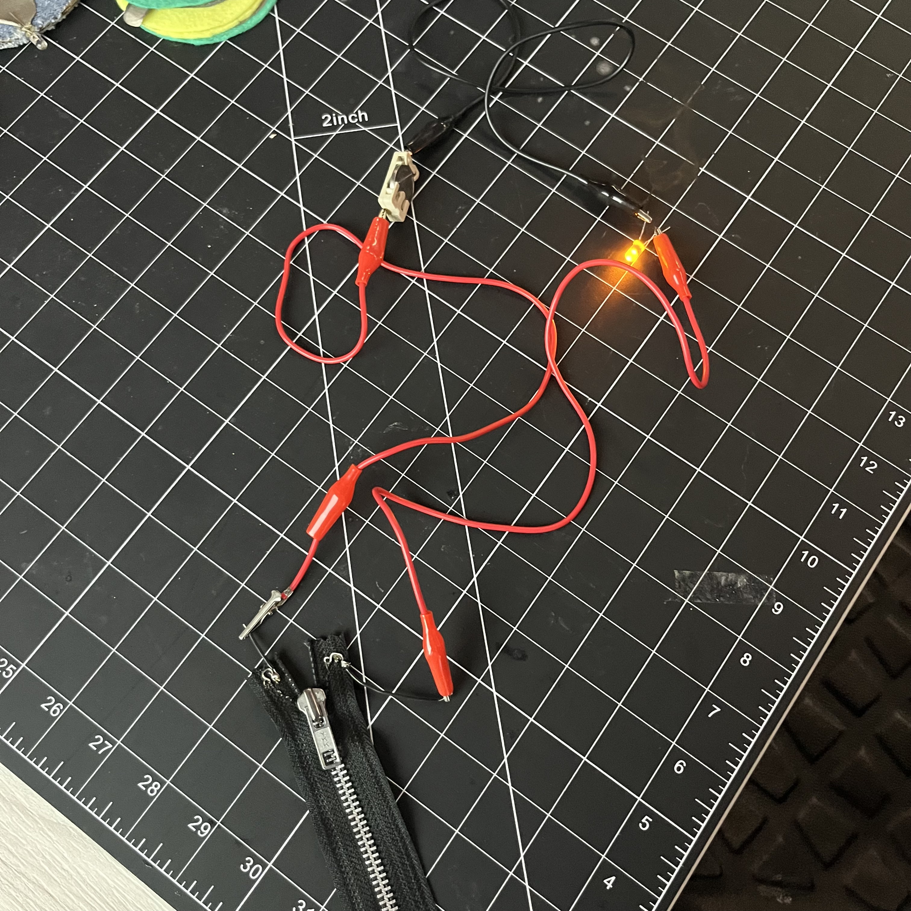 Documenting an in-class example of a zipper-based switch mechanism.